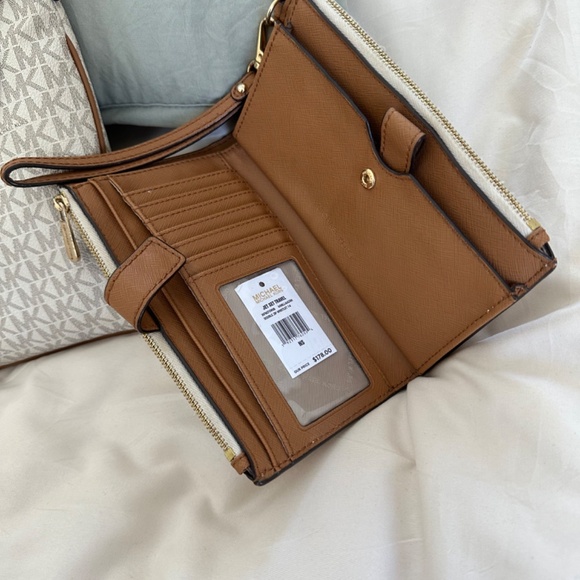 Michael Kors cross body and wristlet set - Picture 3 of 4